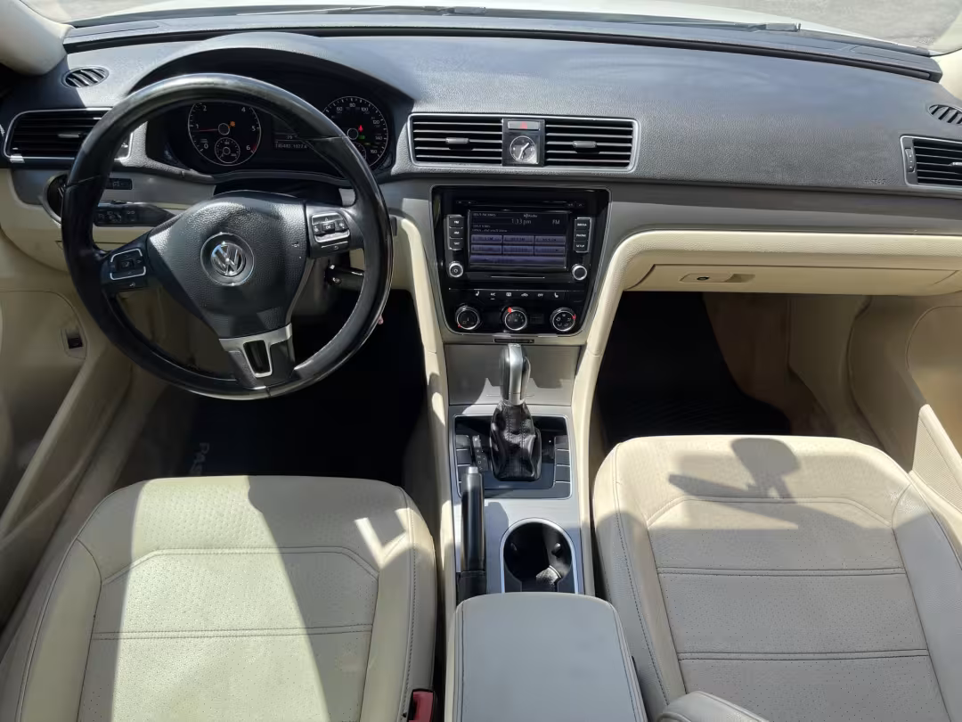 2015 Volkswagen Passat - 1VWBV7A31FC054326 - Image #15