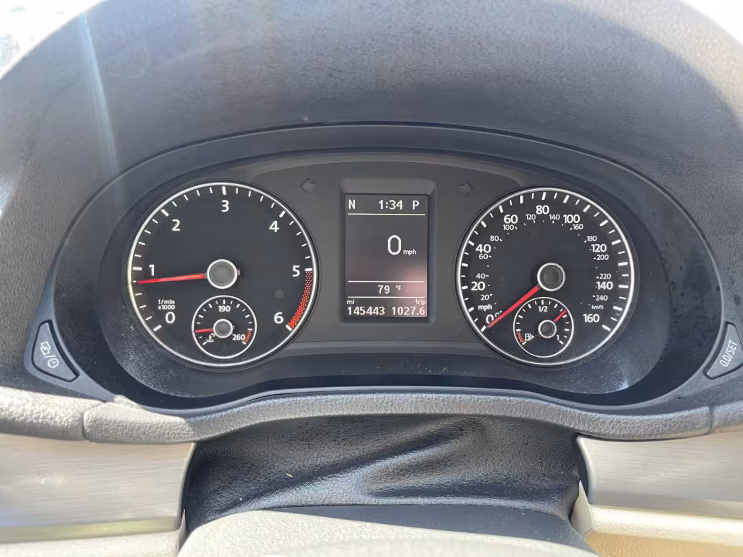 2015 Volkswagen Passat - 1VWBV7A31FC054326 - Image #21