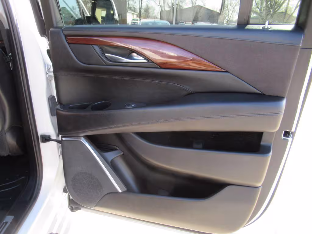 2016 Cadillac Escalade - 1GYS4HKJ1GR188884 - Image #11
