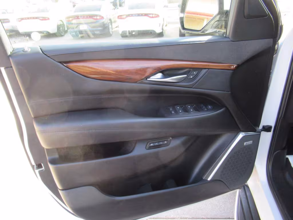 2016 Cadillac Escalade - 1GYS4HKJ1GR188884 - Image #9