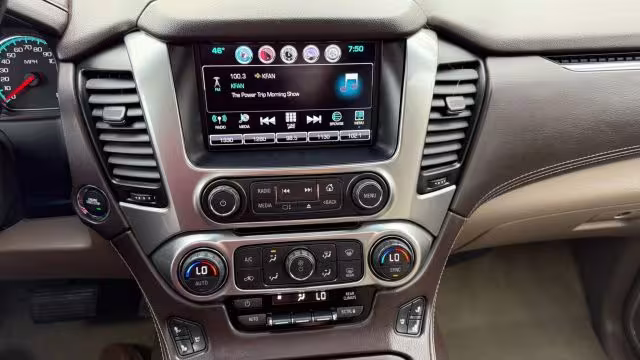 2016 Chevrolet Tahoe - 1GNSKCKCXGR136306 - Image #11