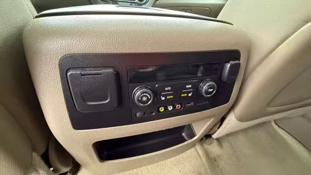 2016 Chevrolet Tahoe - 1GNSKCKCXGR136306 - Image #18