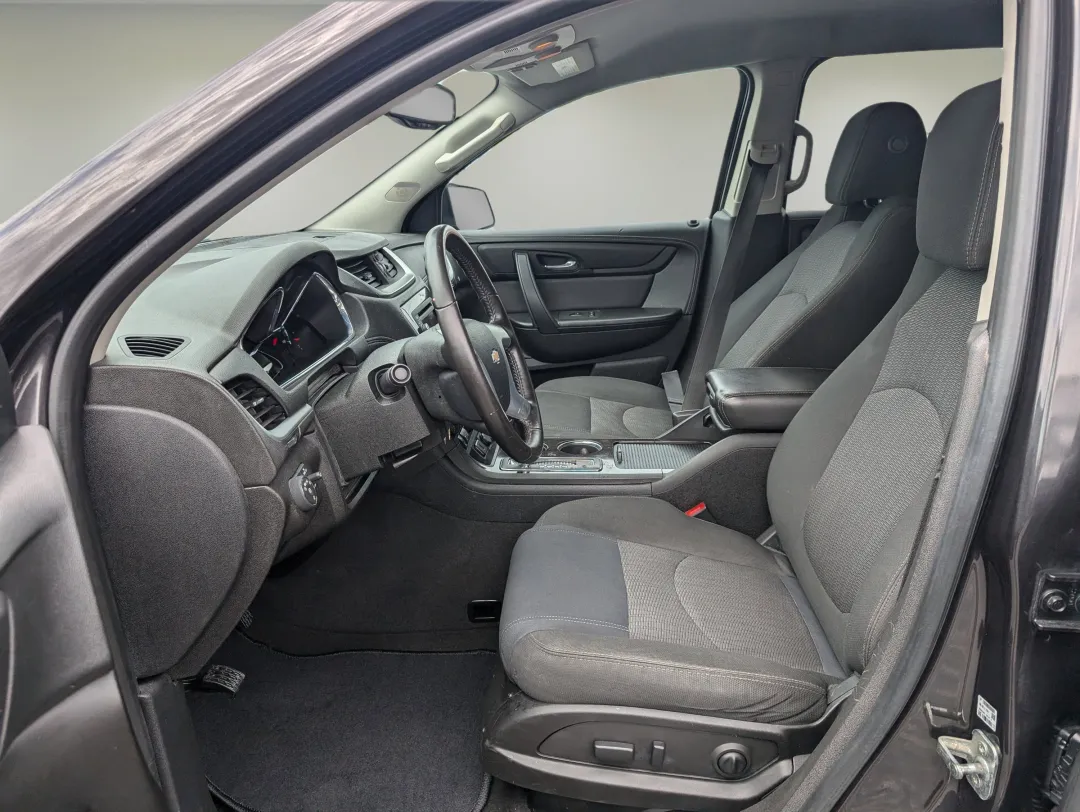 2016 Chevrolet Traverse - 1GNKRGKD7GJ195727 - Image #11