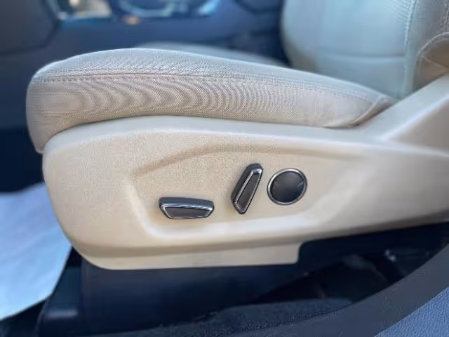 2016 Ford Explorer - 1FM5K8D89GGC86930 - Image #11