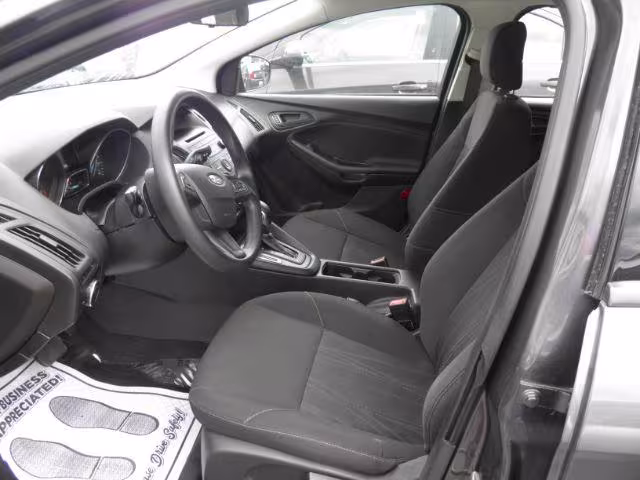 2016 Ford Focus - 1FADP3E24GL368303 - Image #1