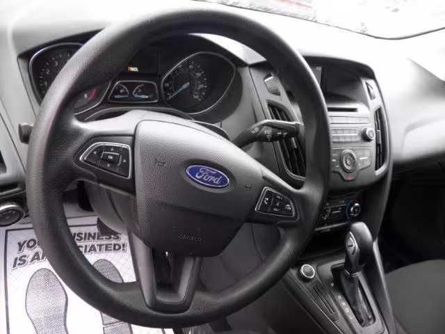 2016 Ford Focus - 1FADP3E24GL368303 - Image #2