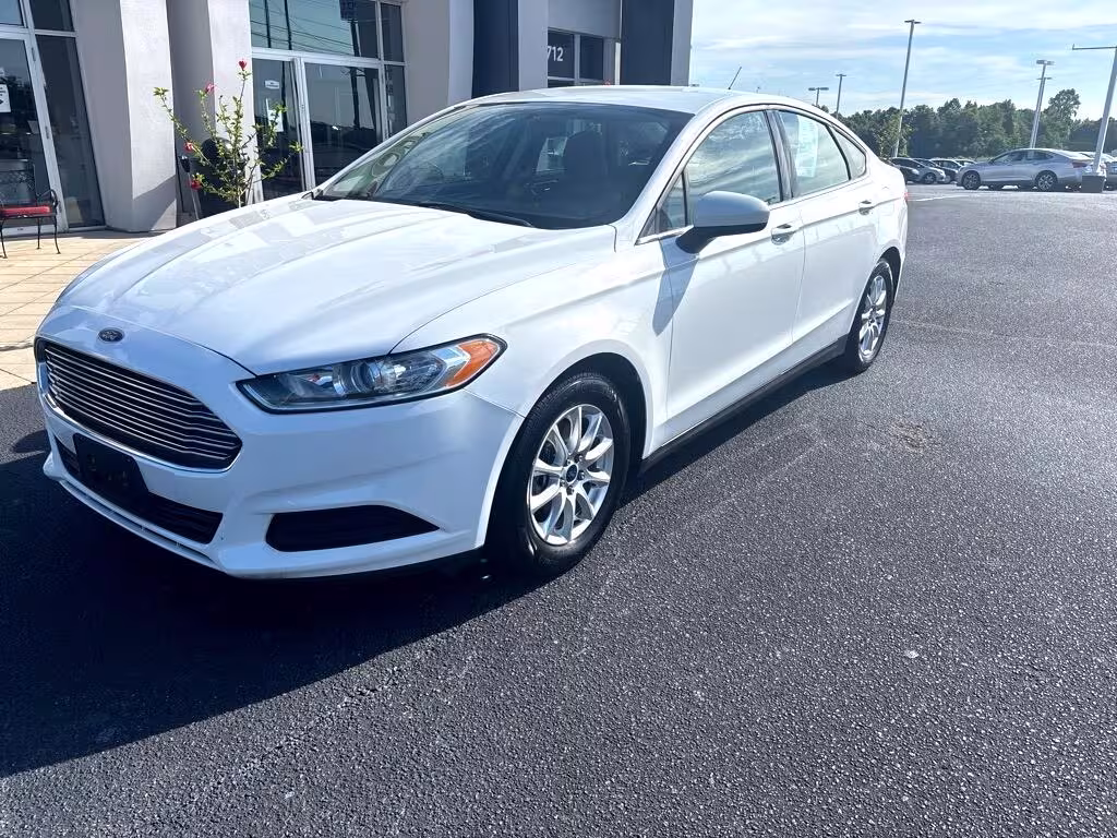 2016 Ford Fusion - 3FA6P0G74GR359926 - Image #2