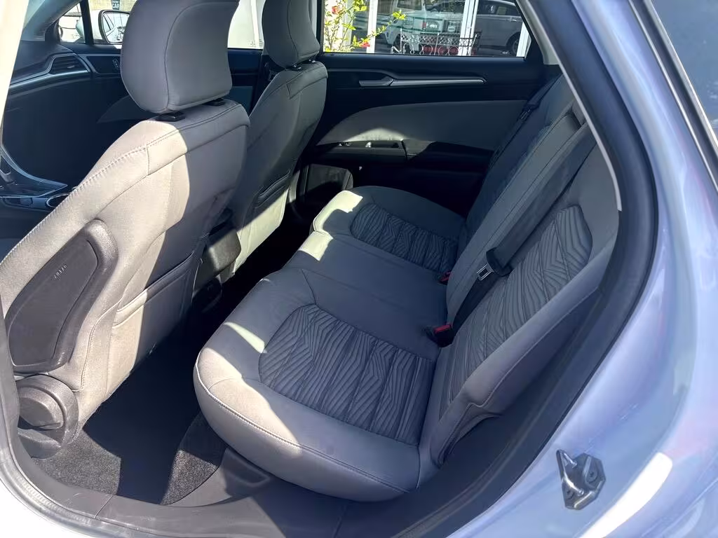 2016 Ford Fusion - 3FA6P0G74GR359926 - Image #6