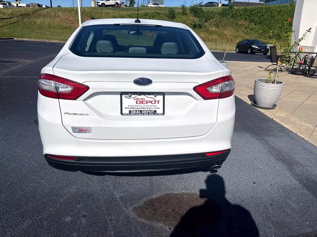 2016 Ford Fusion - 3FA6P0G74GR359926 - Image #9