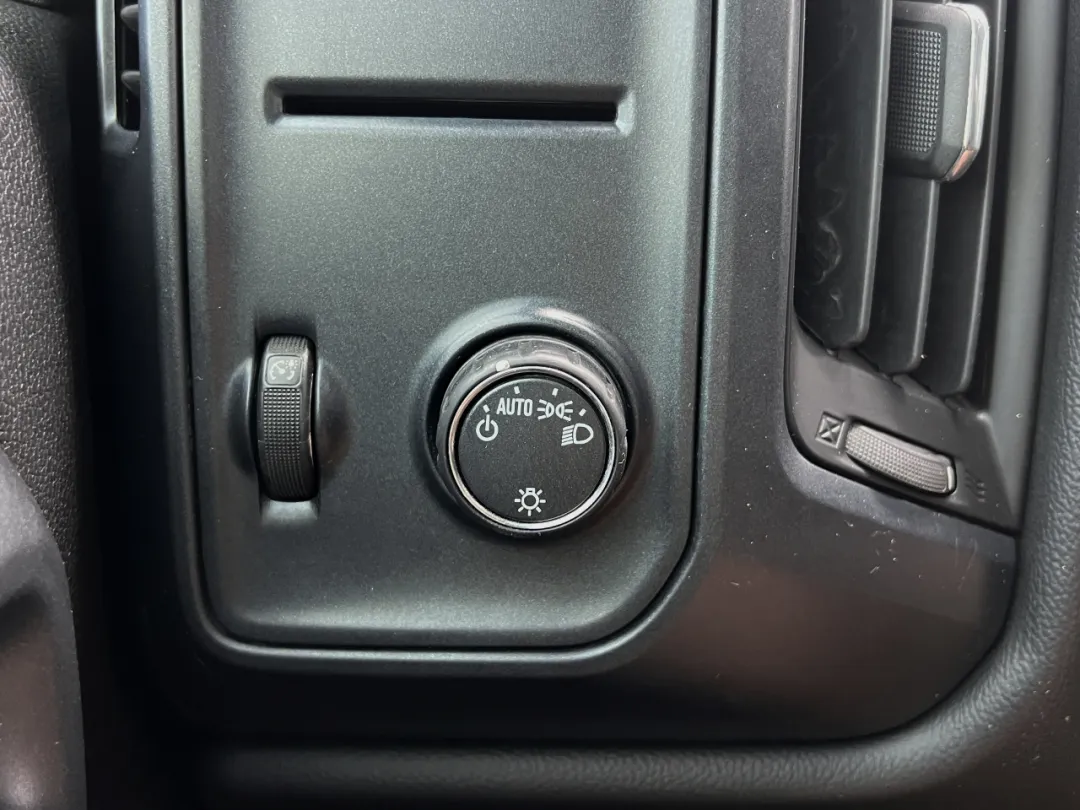 2016 GMC Sierra 1500 - 1GTR1LEC3GZ341066 - Image #28