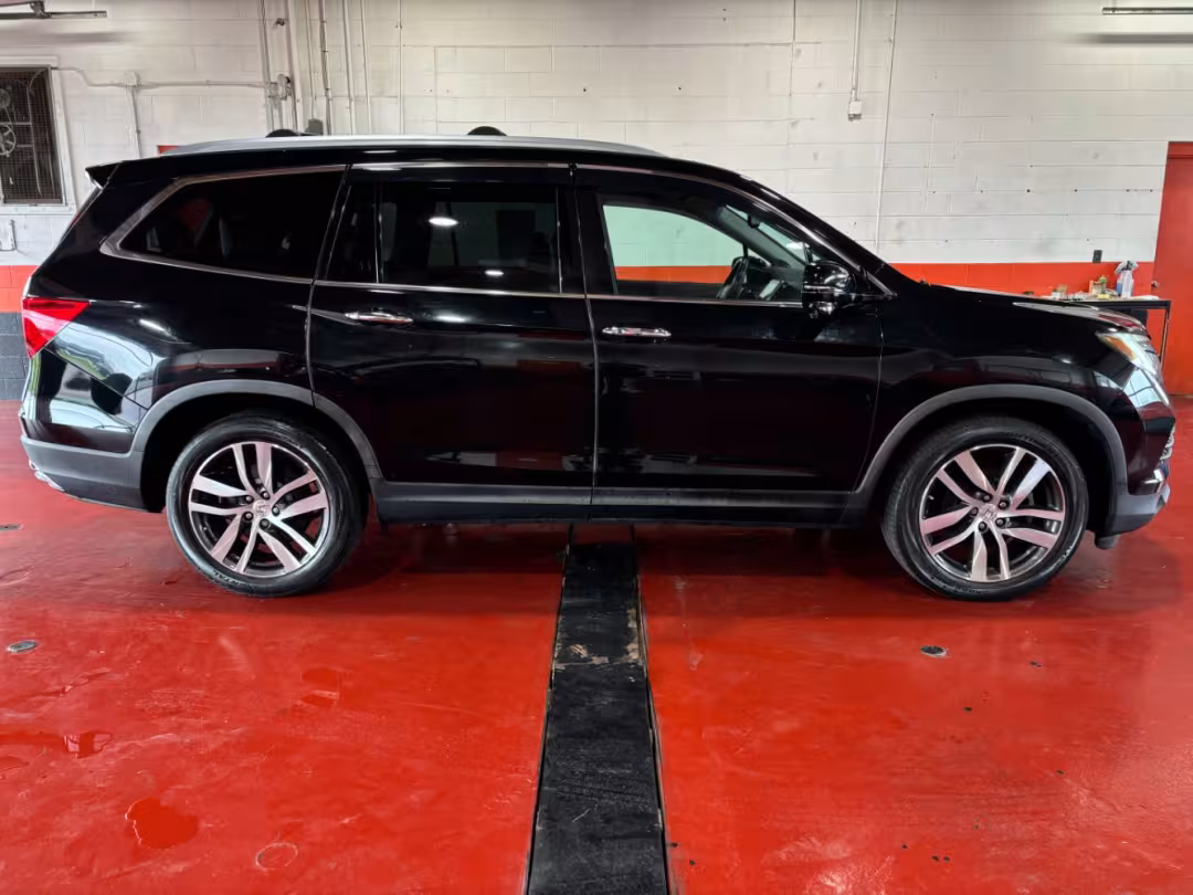 2016 Honda Pilot - 5FNYF6H98GB079744 - Image #2