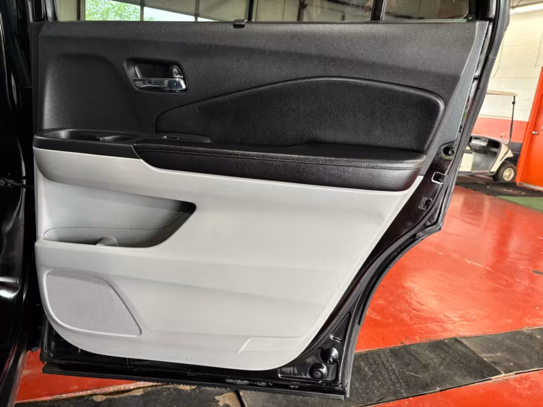 2016 Honda Pilot - 5FNYF6H98GB079744 - Image #38