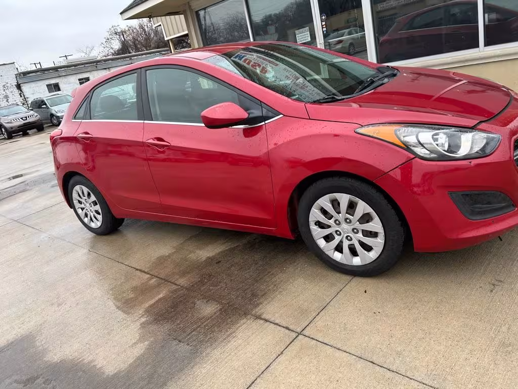 2016 Hyundai Elantra GT - KMHD35LH6GU252437 - Image #4