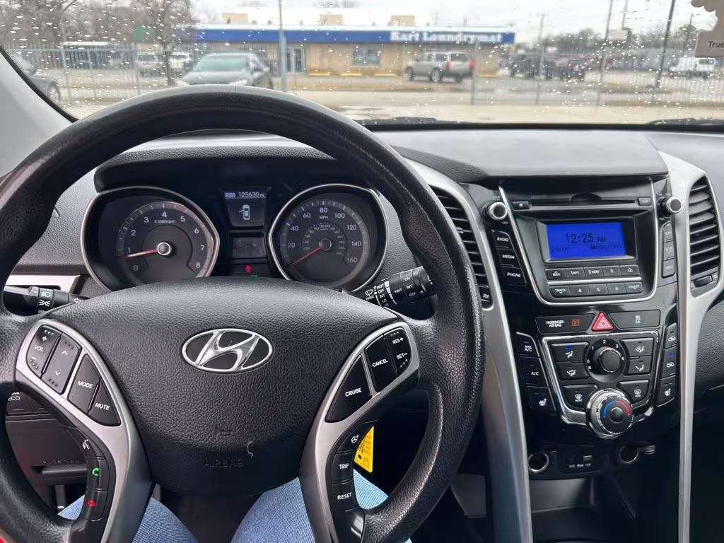 2016 Hyundai Elantra GT - KMHD35LH6GU252437 - Image #5
