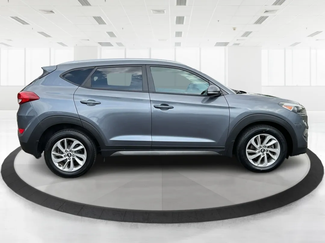 2016 Hyundai Tucson - KM8J3CA24GU094928 - Image #2