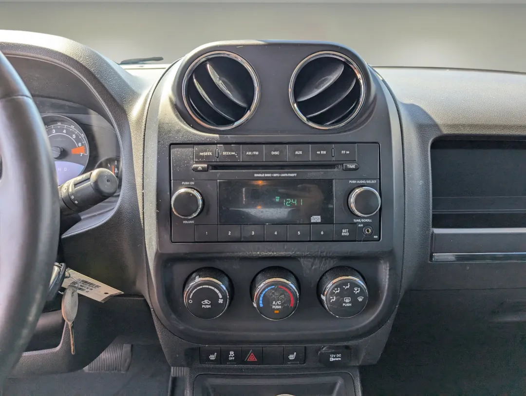 2016 Jeep Patriot - 1C4NJPFA9GD749331 - Image #16