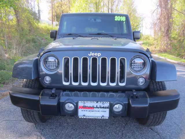 2016 Jeep Wrangler - 1C4HJWEG5GL253316 - Image #2