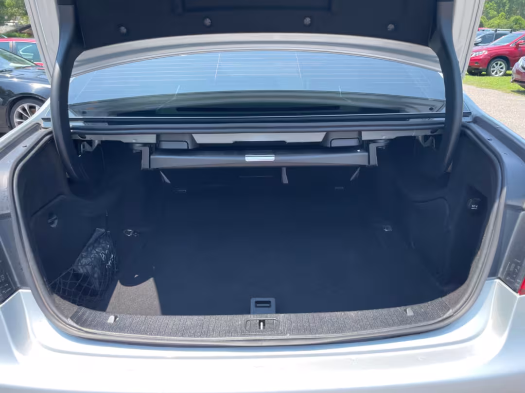 2016 Mercedes-Benz E-Class - WDDHF5KB7GB198948 - Image #12