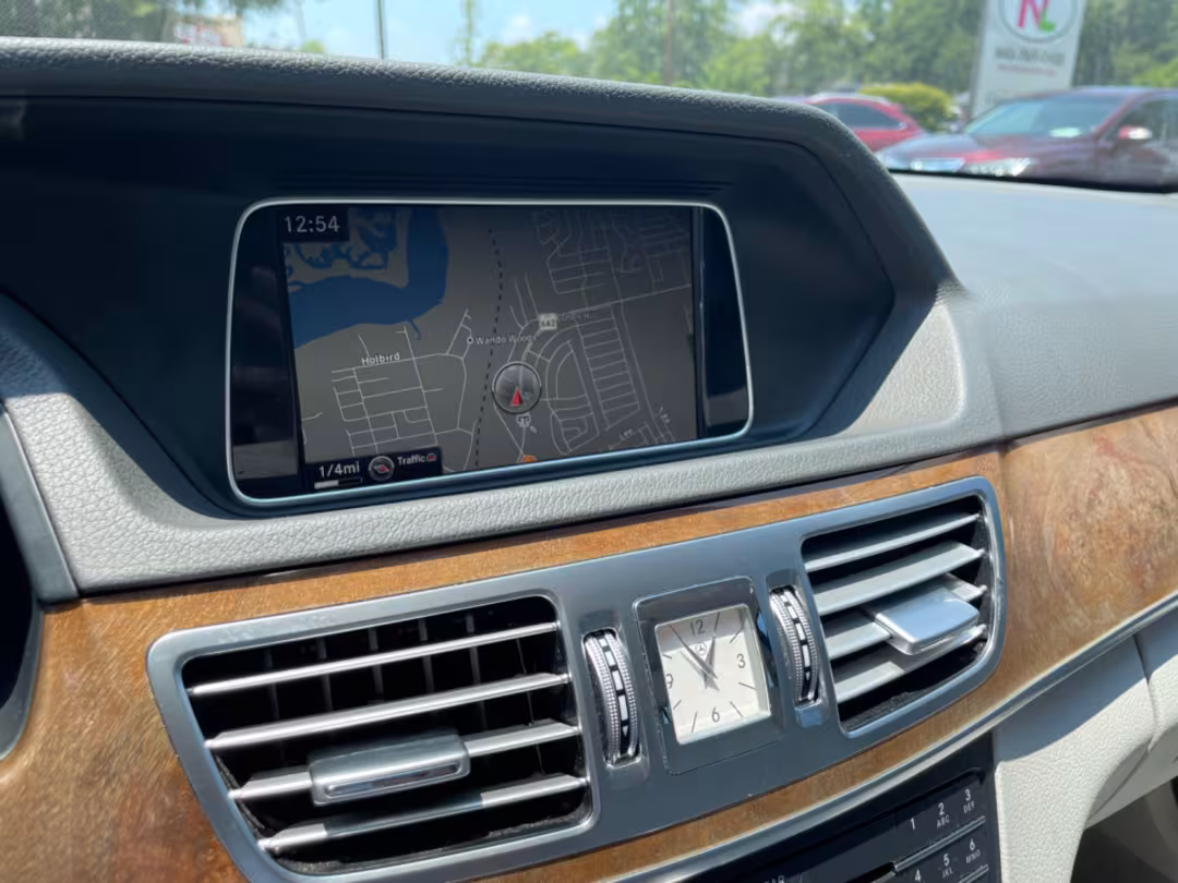 2016 Mercedes-Benz E-Class - WDDHF5KB7GB198948 - Image #15