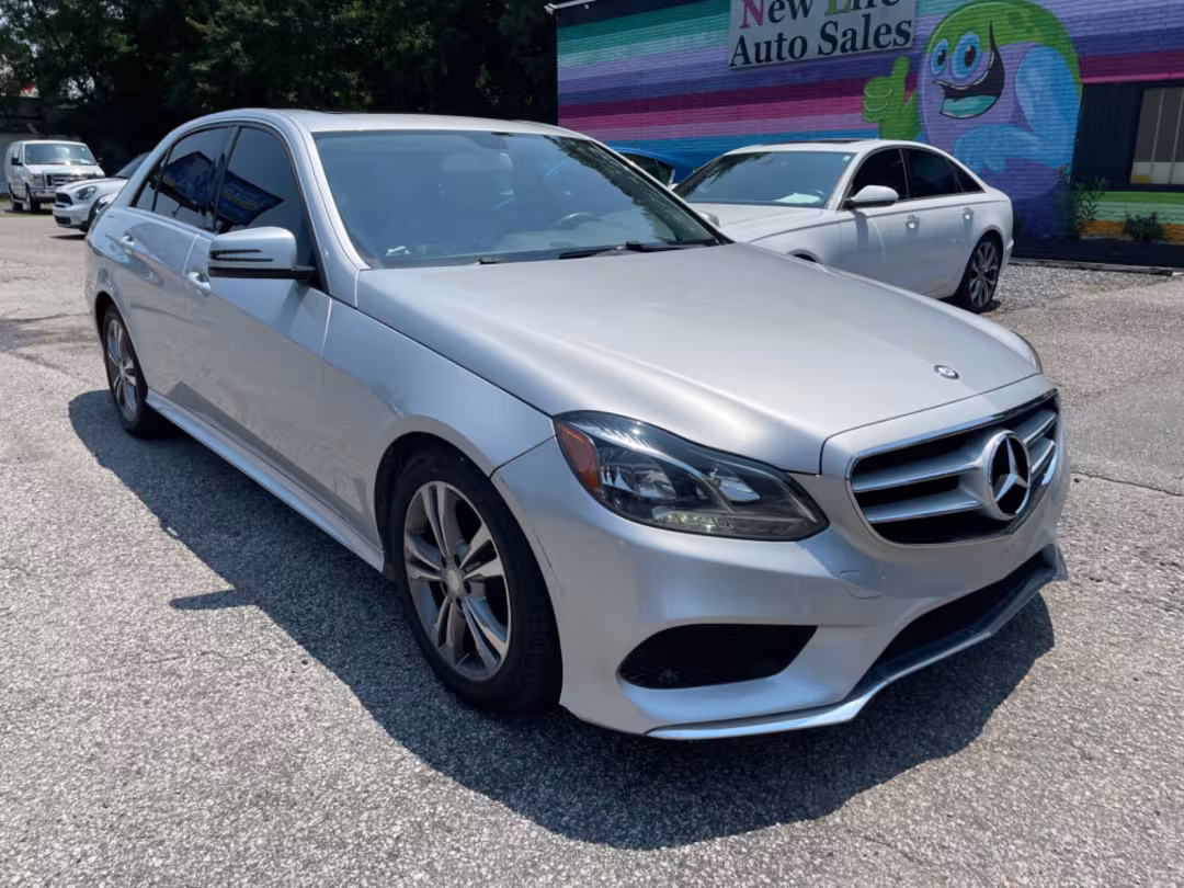 2016 Mercedes-Benz E-Class - WDDHF5KB7GB198948 - Image #26