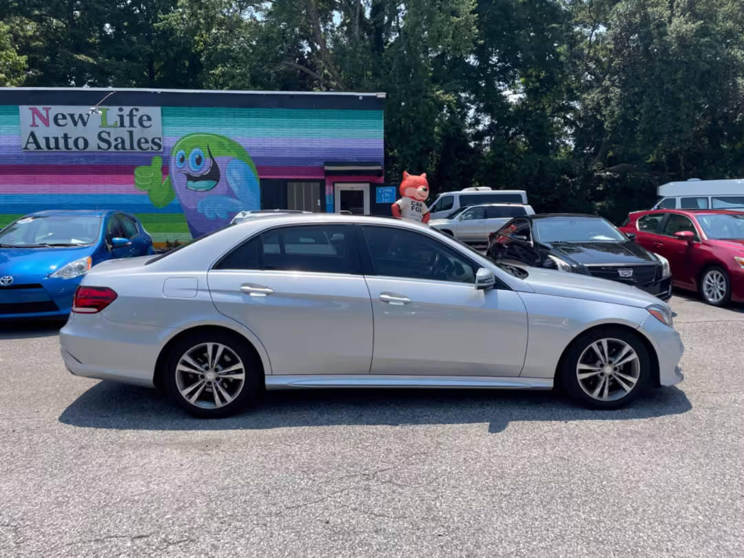 2016 Mercedes-Benz E-Class - WDDHF5KB7GB198948 - Image #6