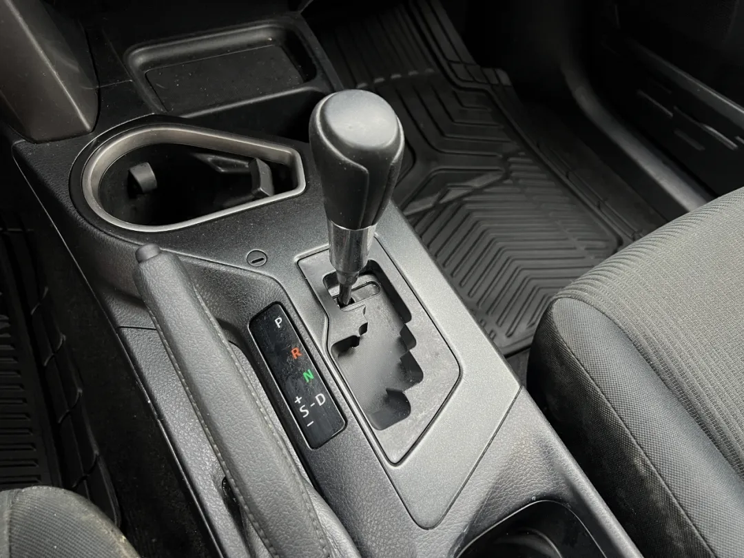 2016 Toyota RAV4 - JTMBFREV6GJ100799 - Image #23
