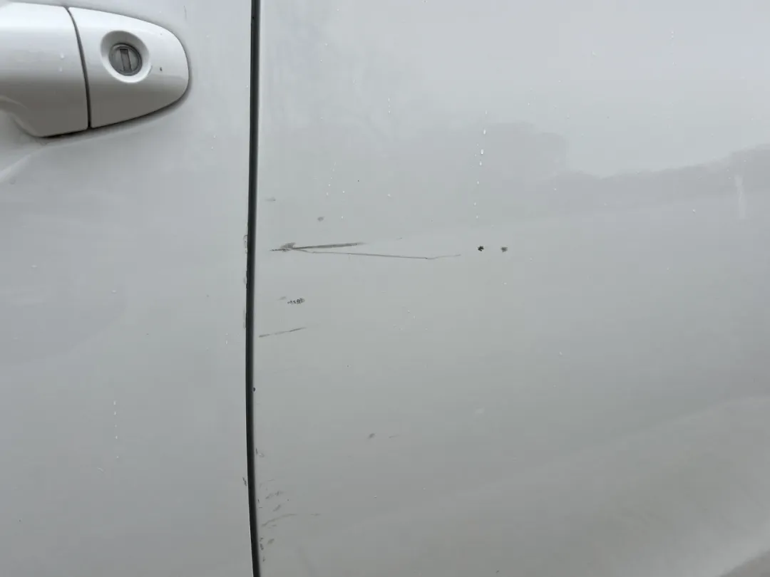 2016 Toyota RAV4 - JTMBFREV6GJ100799 - Image #37
