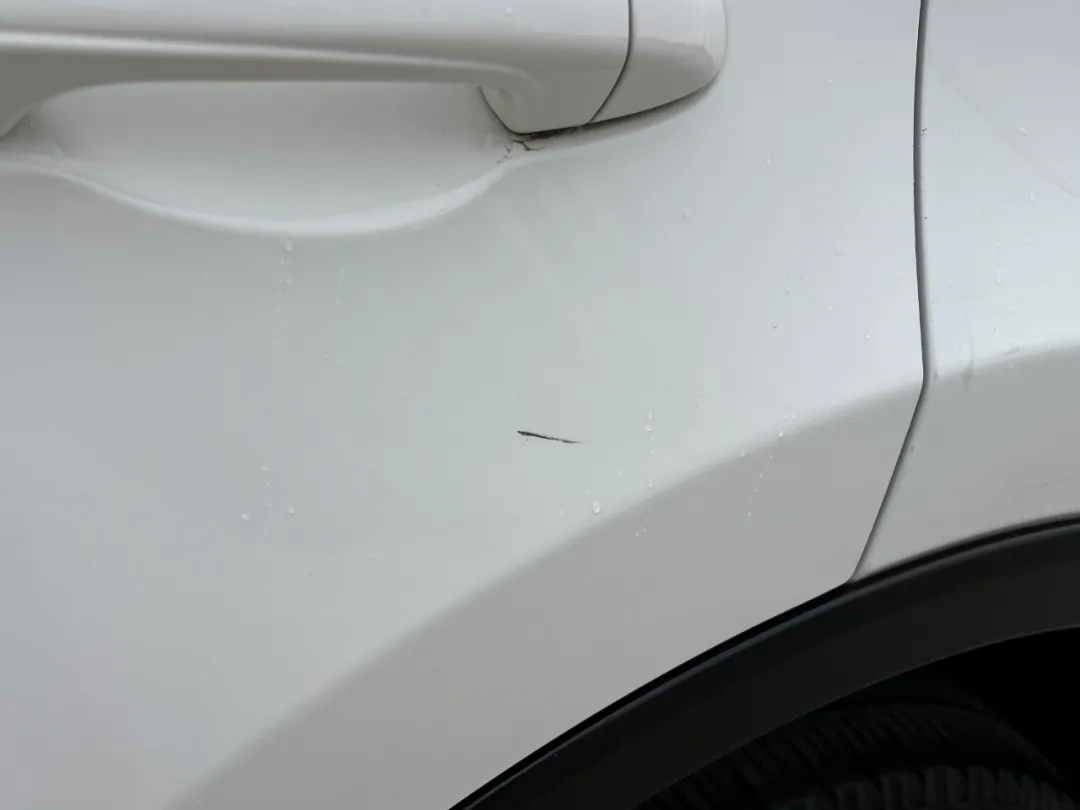 2016 Toyota RAV4 - JTMBFREV6GJ100799 - Image #38