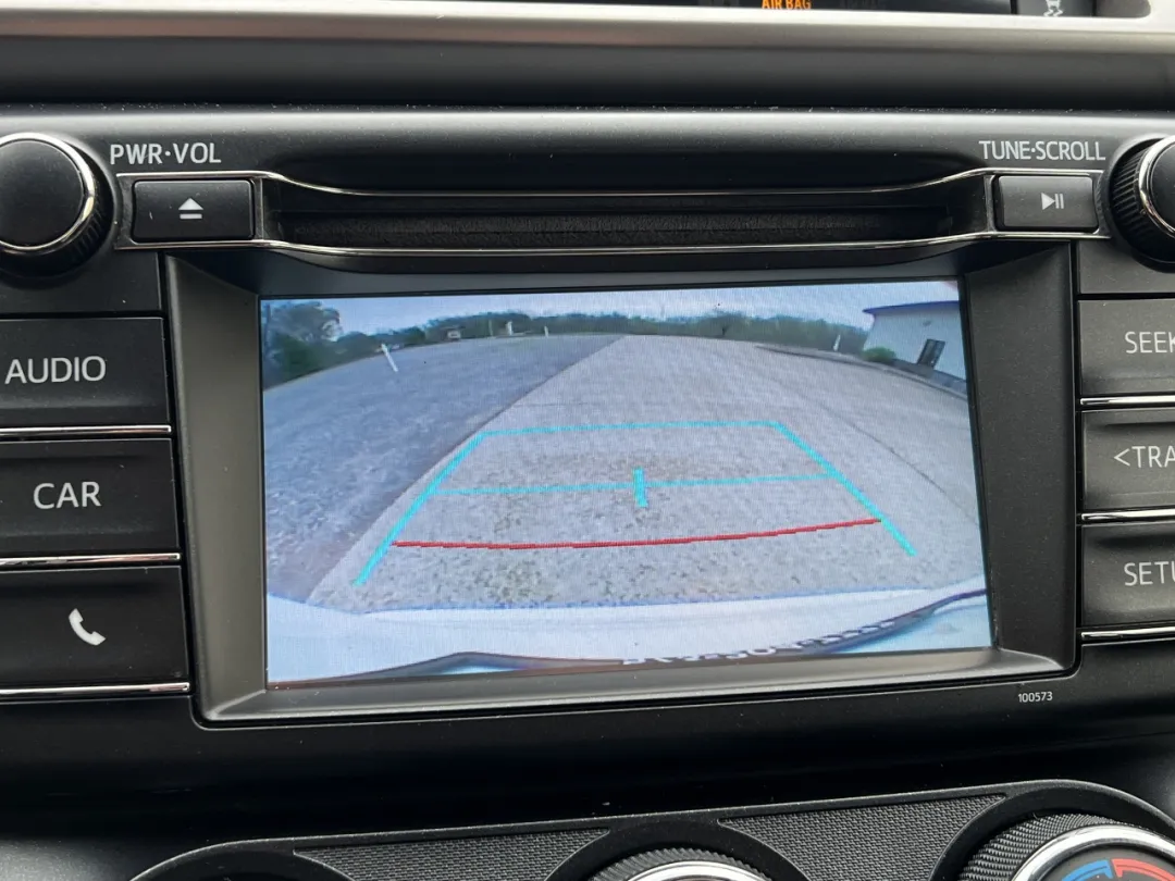 2016 Toyota RAV4 - JTMBFREV6GJ100799 - Image #4