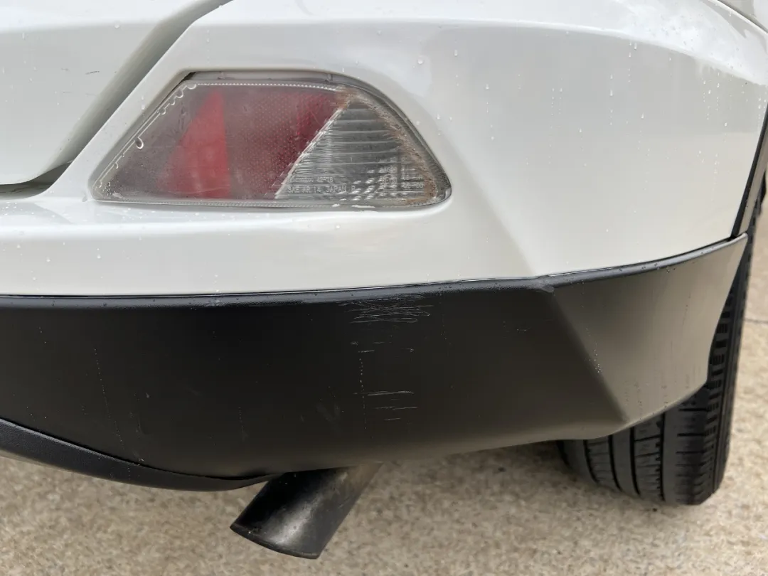 2016 Toyota RAV4 - JTMBFREV6GJ100799 - Image #40