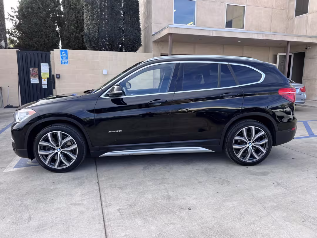 2017 BMW X1 - WBXHU7C33H5H35355 - Image #1