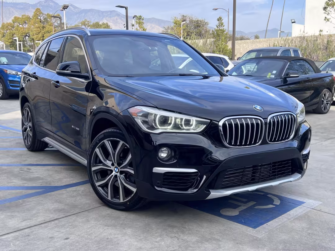2017 BMW X1 - WBXHU7C33H5H35355 - Image #4