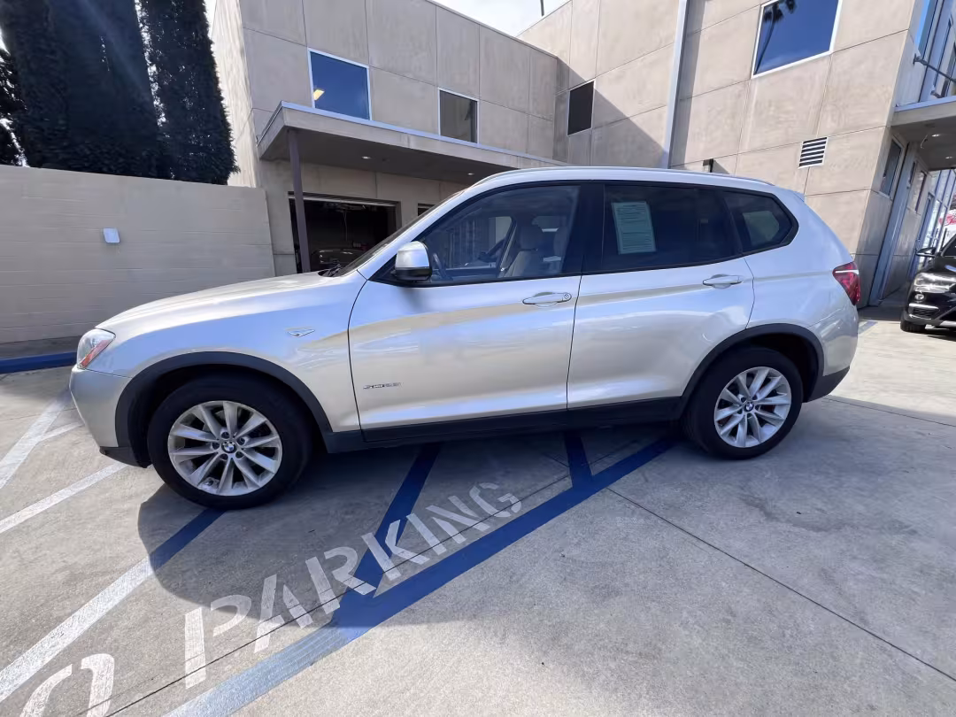 2017 BMW X3 - 5UXWZ7C51H0V85178 - Image #3