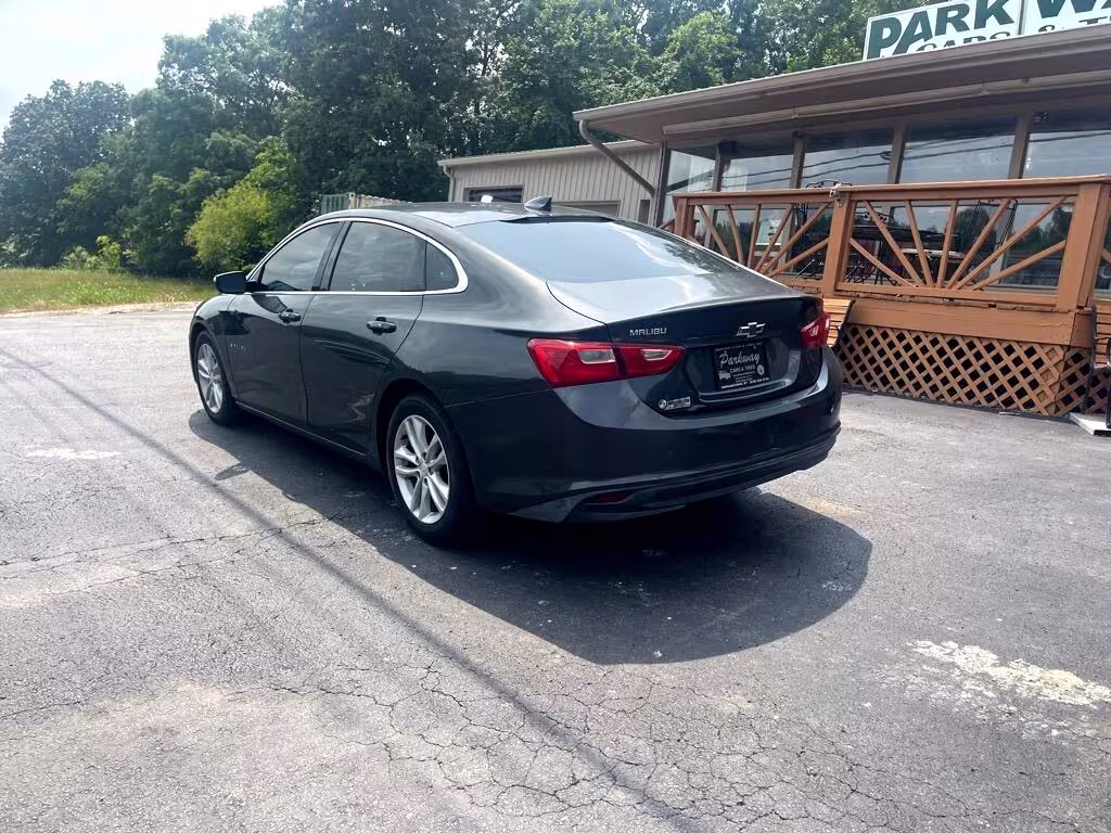 2017 Chevrolet Malibu - 1G1ZE5ST4HF158971 - Image #8