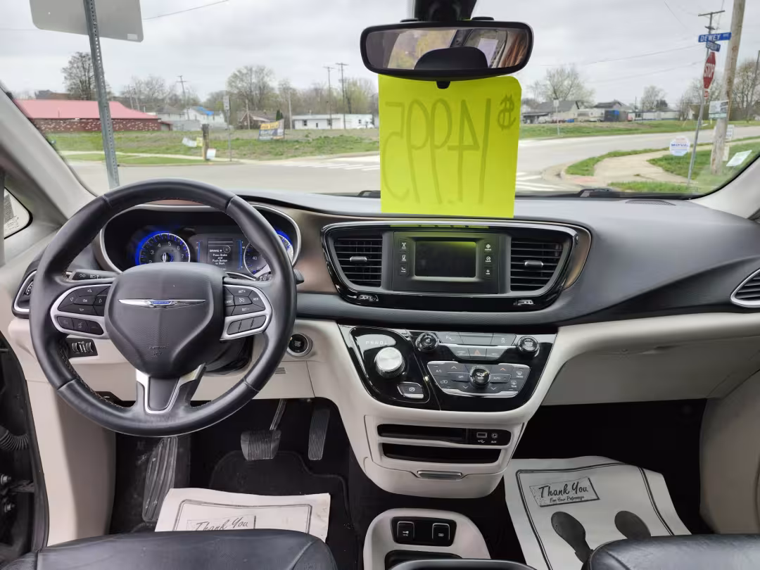 2017 Chrysler Pacifica - 2C4RC1BG6HR505508 - Image #5