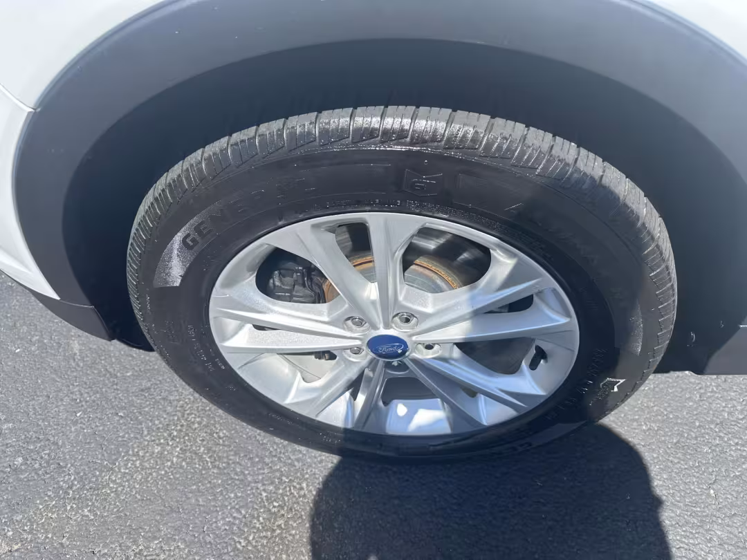 2017 Ford Escape - 1FMCU9GD3HUE83272 - Image #1