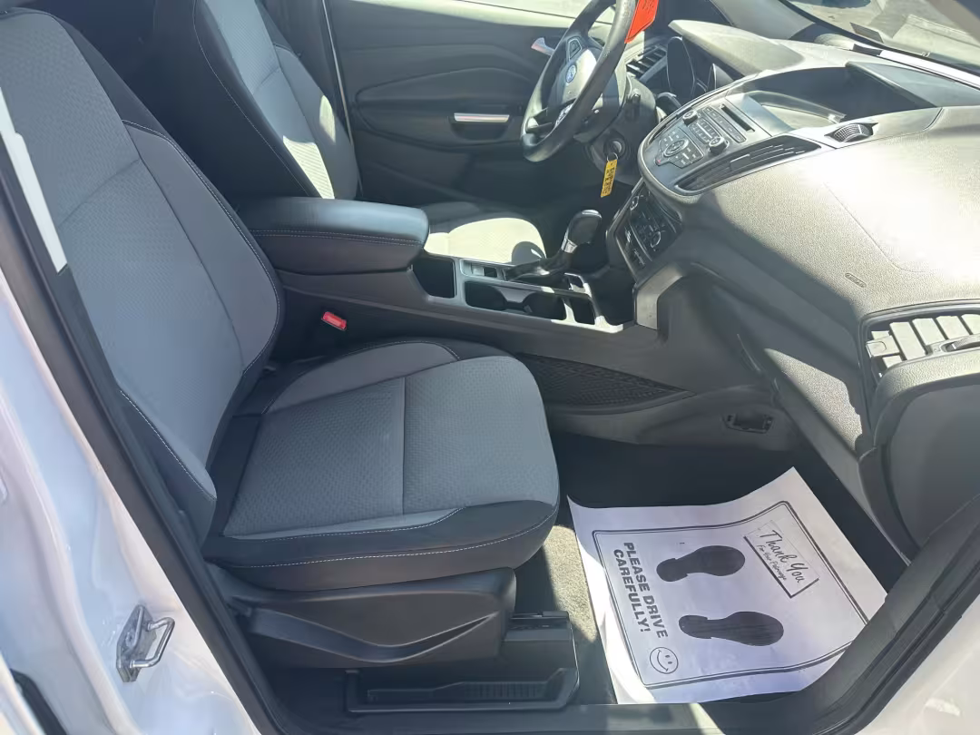 2017 Ford Escape - 1FMCU9GD3HUE83272 - Image #16