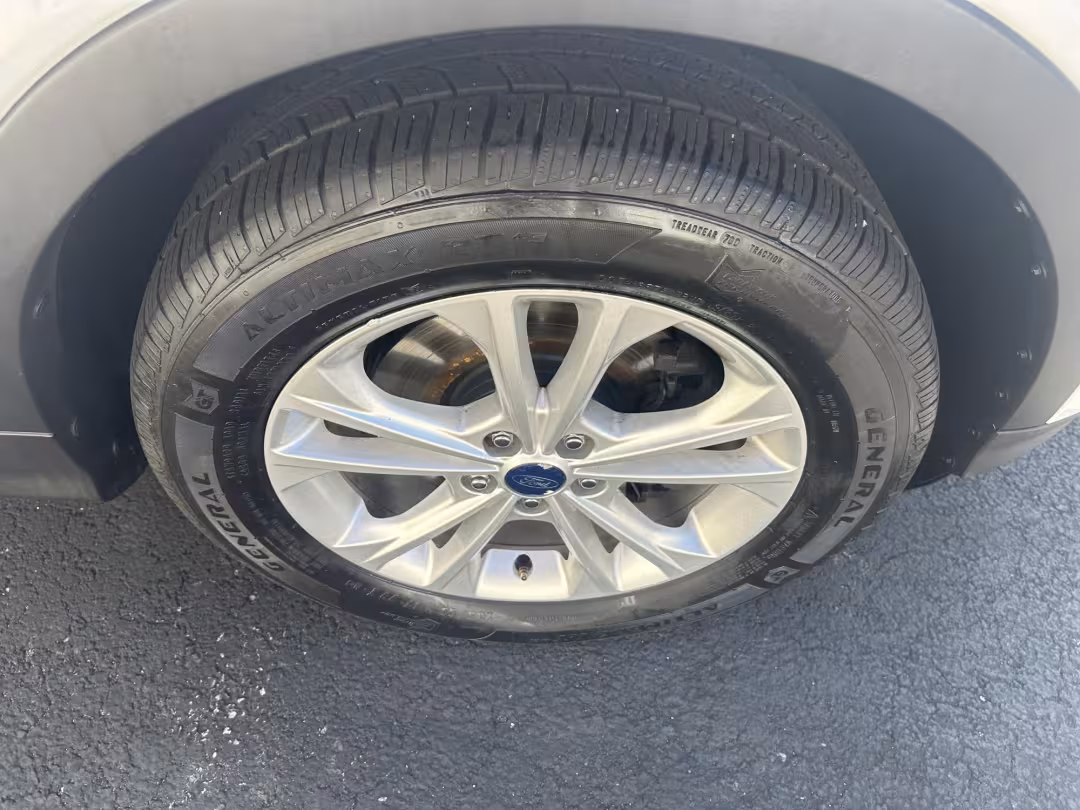 2017 Ford Escape - 1FMCU9GD3HUE83272 - Image #18