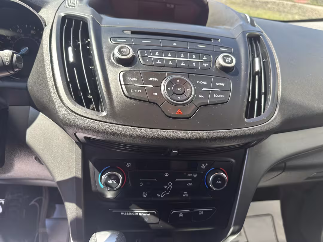 2017 Ford Escape - 1FMCU9GD3HUE83272 - Image #6