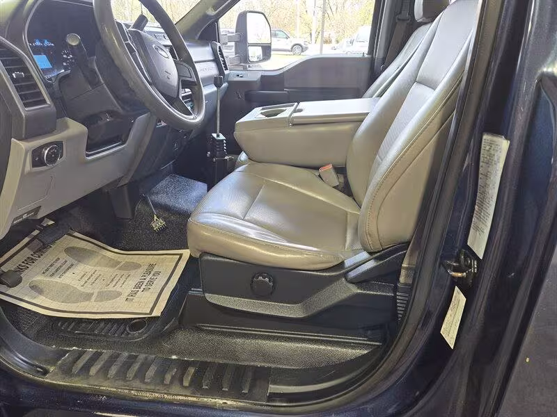 2017 Ford F-550 - 1FDUF5GT5HEE69396 - Image #13