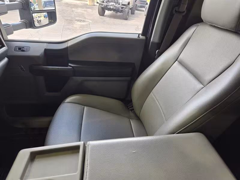 2017 Ford F-550 - 1FDUF5GT5HEE69396 - Image #14
