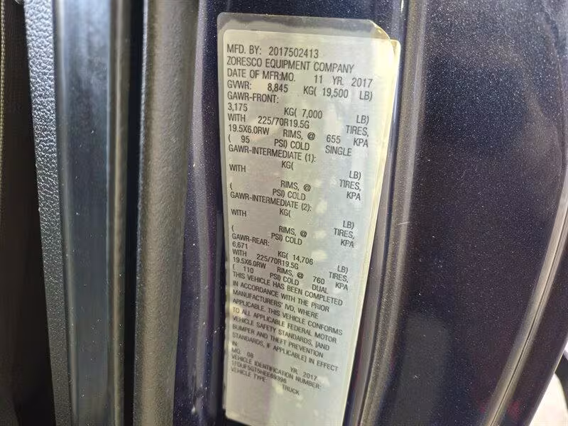 2017 Ford F-550 - 1FDUF5GT5HEE69396 - Image #18