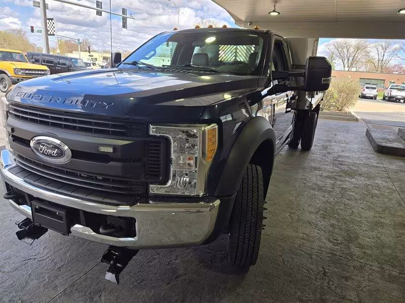 2017 Ford F-550 - 1FDUF5GT5HEE69396 - Image #7