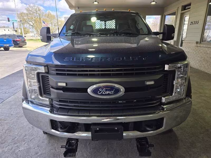 2017 Ford F-550 - 1FDUF5GT5HEE69396 - Image #8