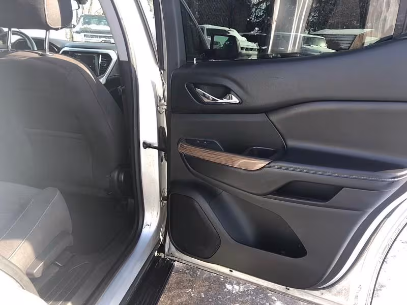 2017 GMC Acadia - 1GKKNLLS2HZ138577 - Image #14