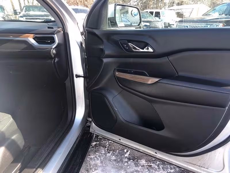 2017 GMC Acadia - 1GKKNLLS2HZ138577 - Image #17