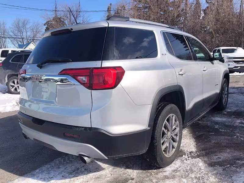 2017 GMC Acadia - 1GKKNLLS2HZ138577 - Image #4