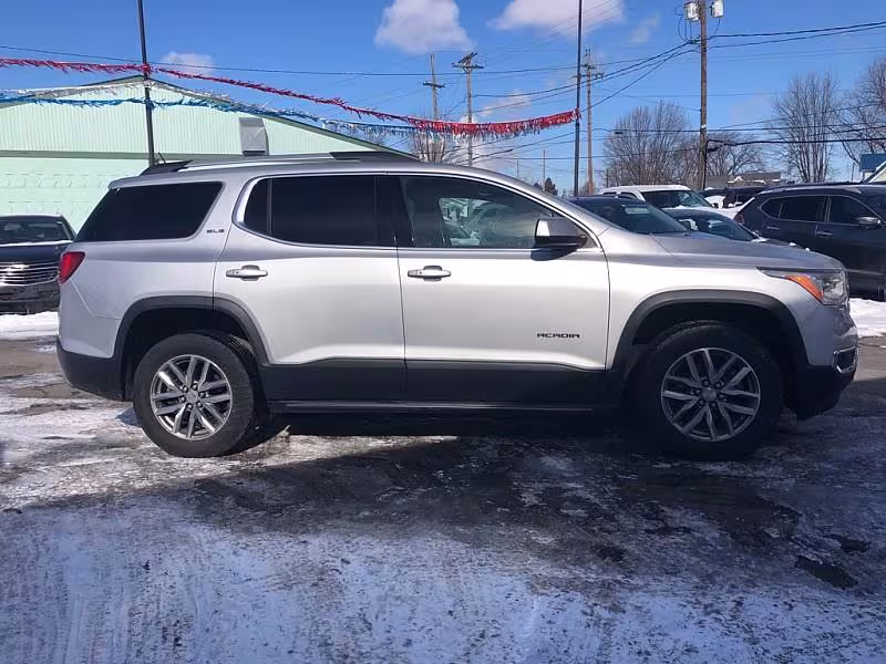 2017 GMC Acadia - 1GKKNLLS2HZ138577 - Image #5