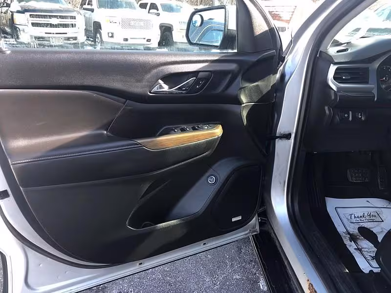 2017 GMC Acadia - 1GKKNLLS2HZ138577 - Image #8