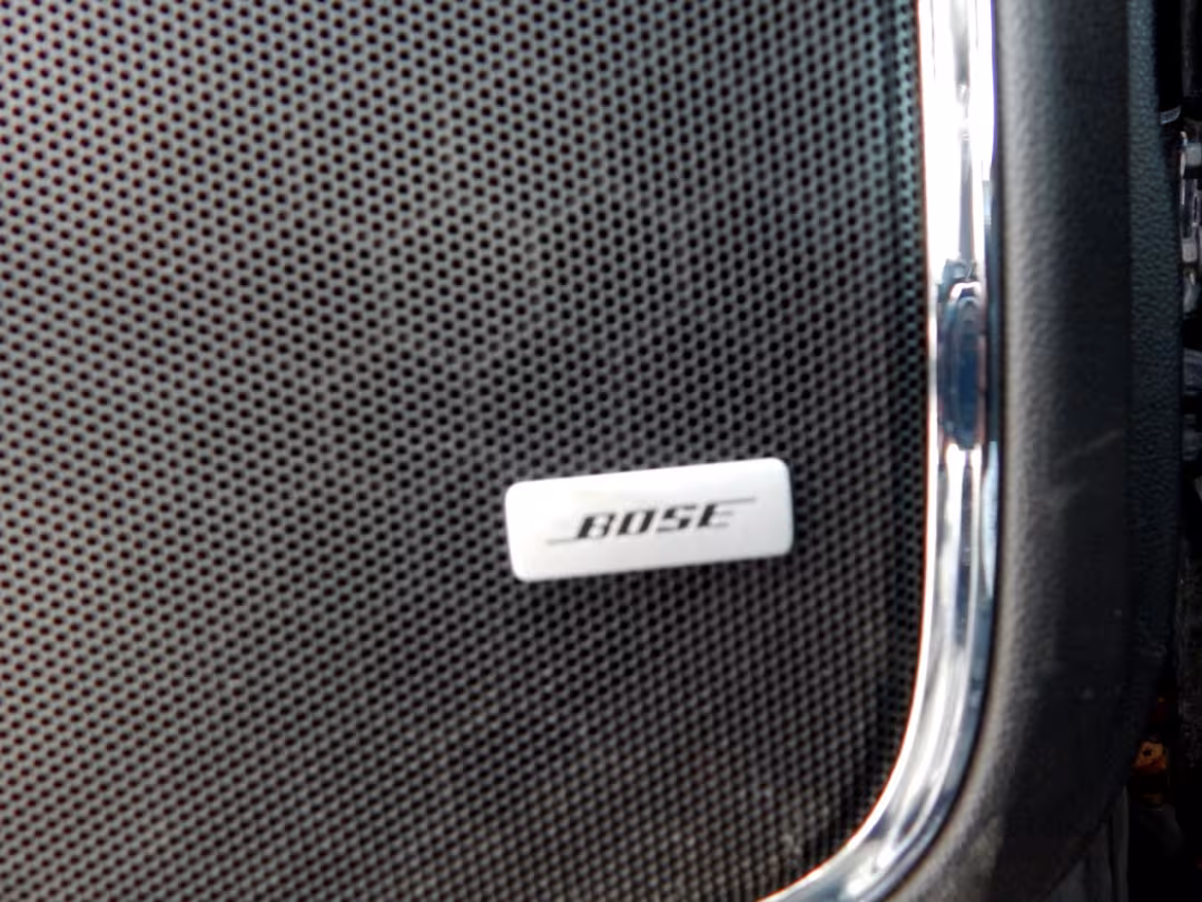 2017 GMC Yukon XL - 1GKS2HKJ6HR380450 - Image #19